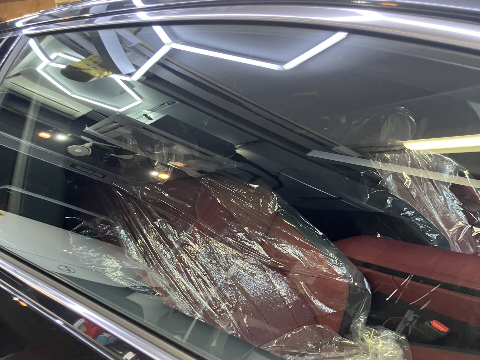 新車にあるガラスの油膜